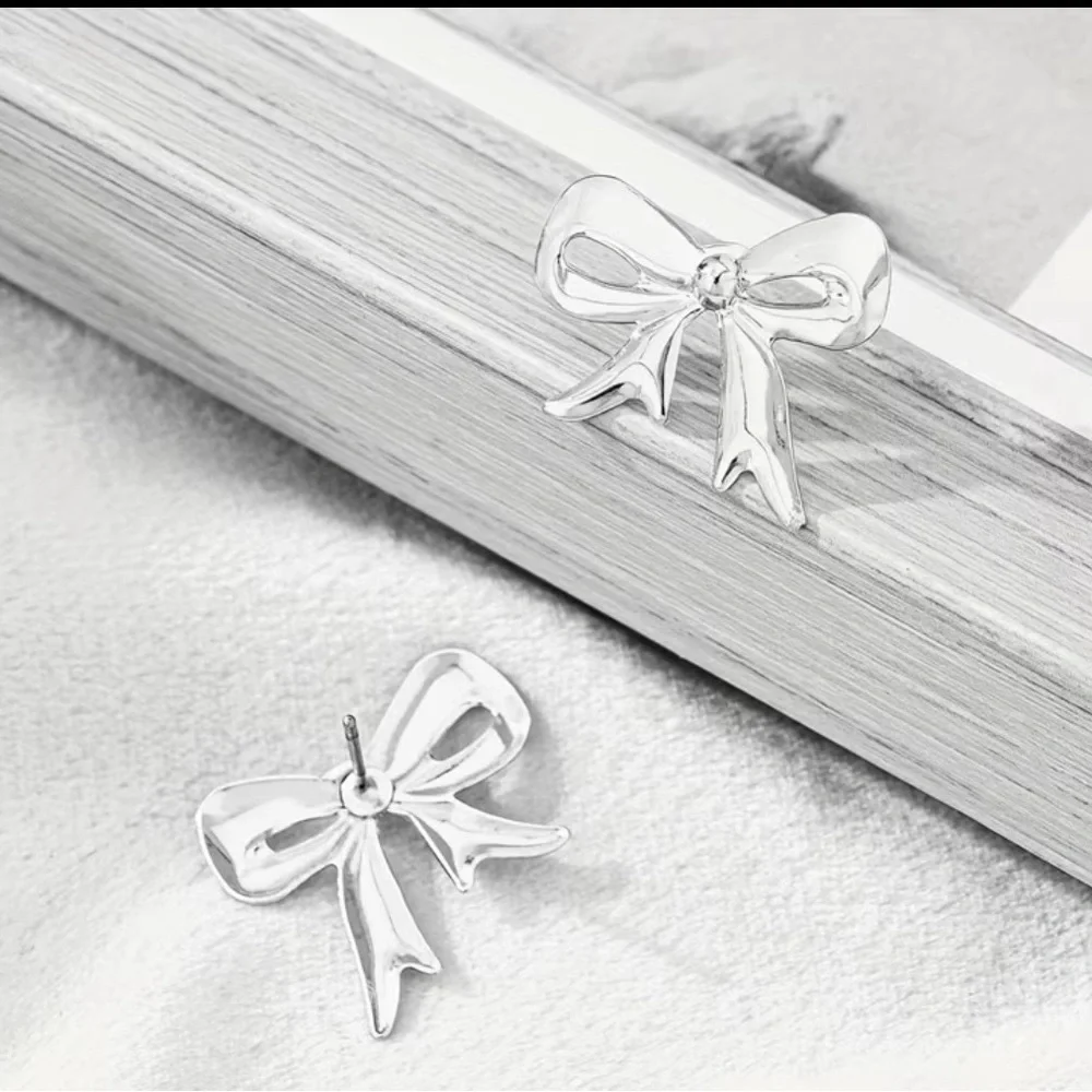 Silver Bow Earrings - Picture 2 of 3